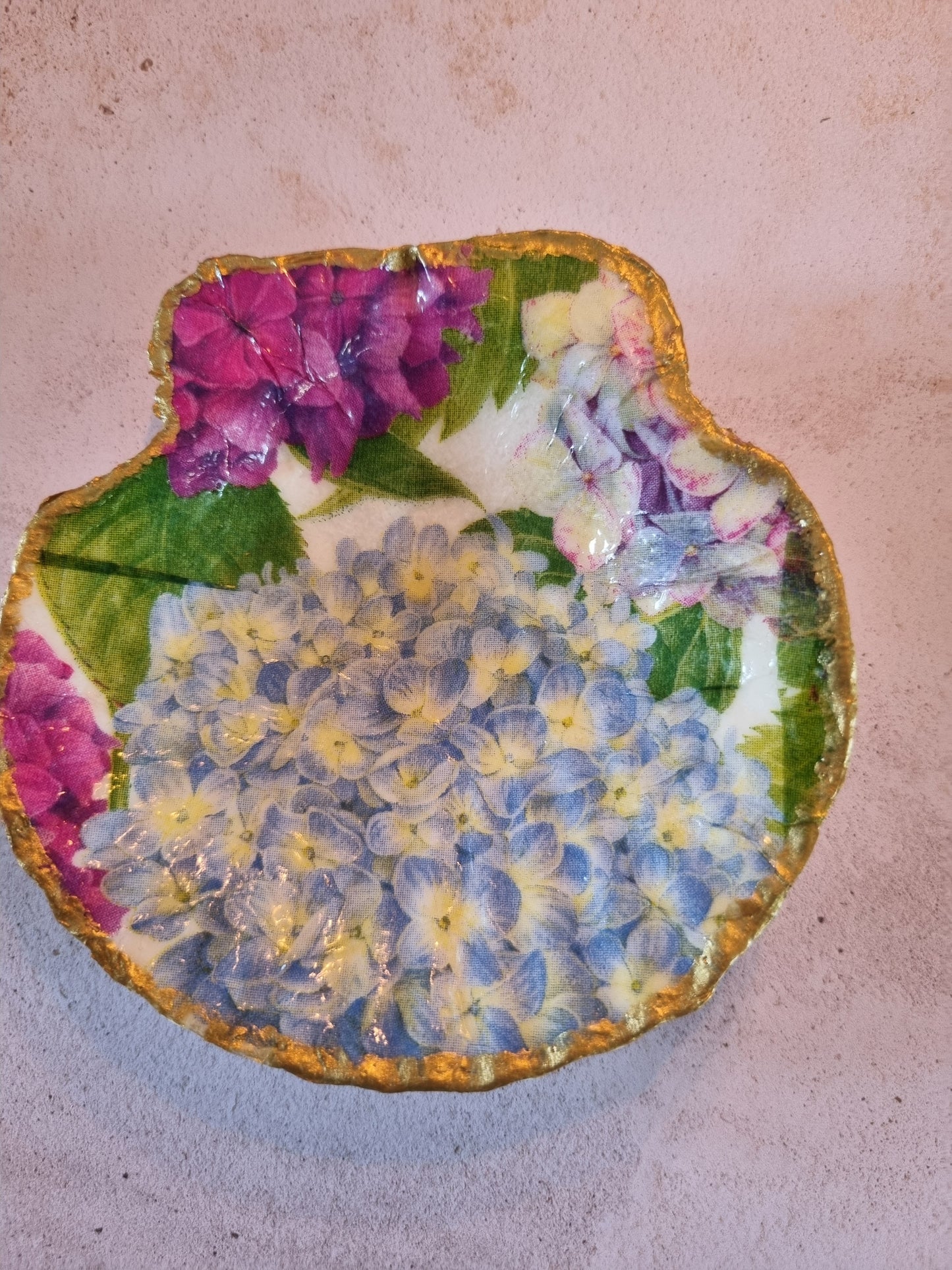 Hydrangea Botanical Scallop Shell Trinket Dish