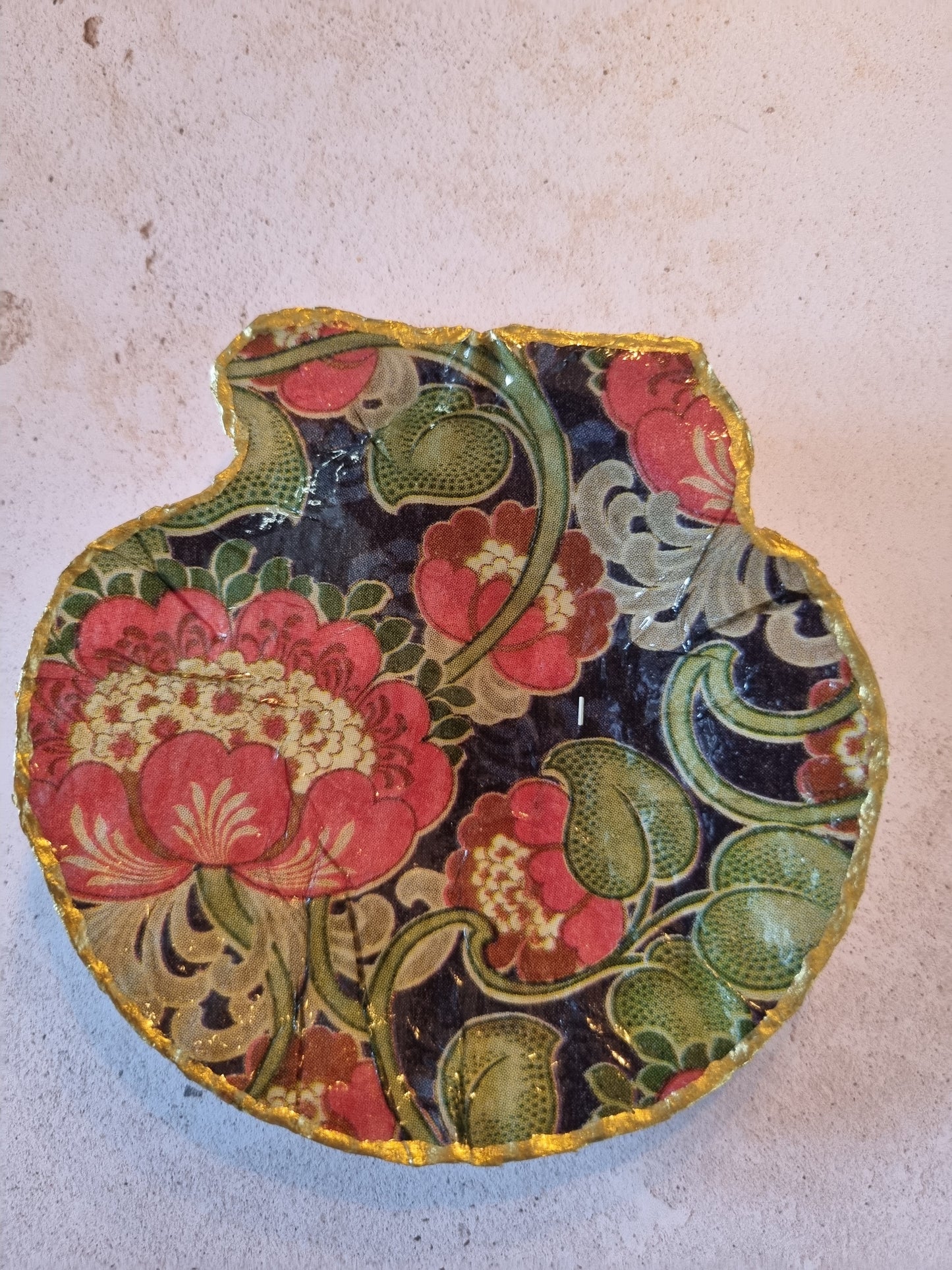 Bold Heritage Floral Scallop Shell Trinket Dish