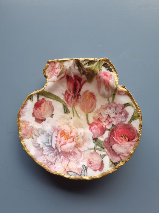 Soft Blush Floral Scallop Shell Trinket Dish