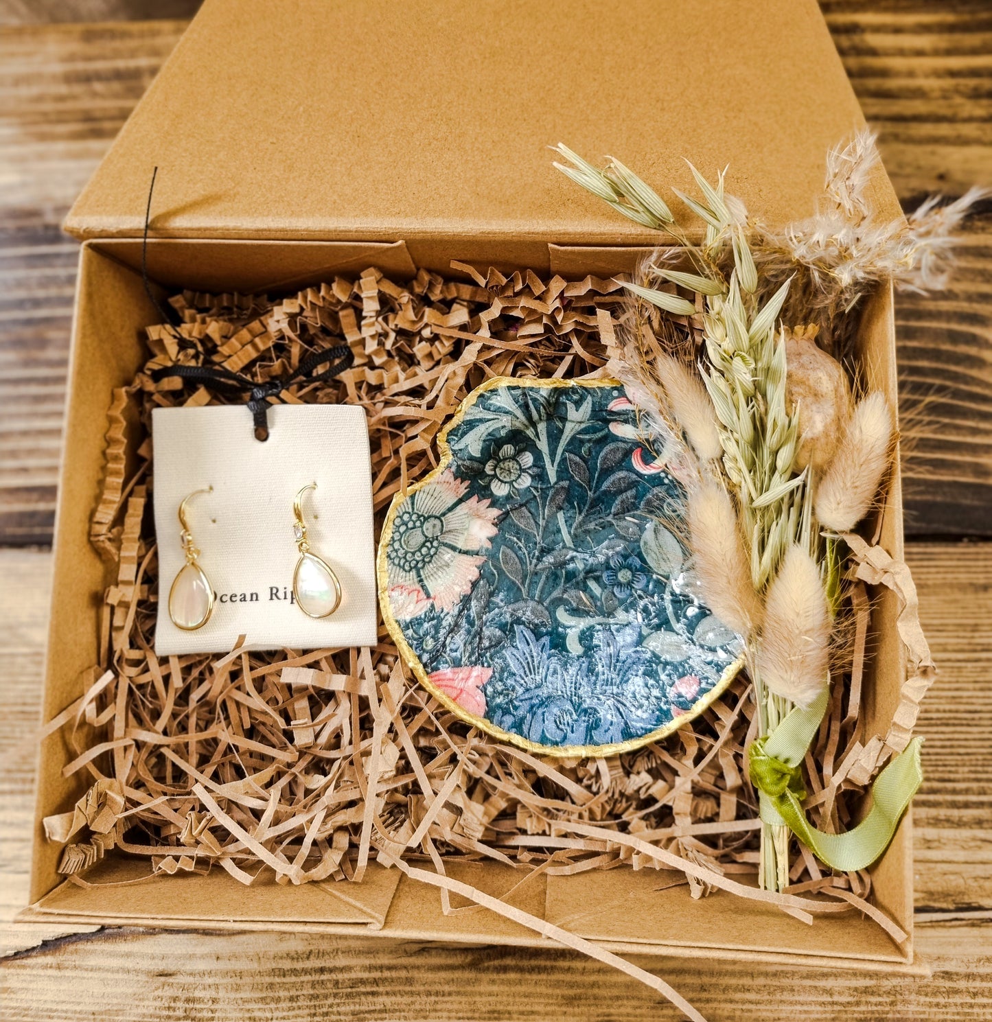 Luxury Shell and Jewellery Gift Shell Box | Botanical Gift Box | Handmade Gift| Thoughtful Gift
