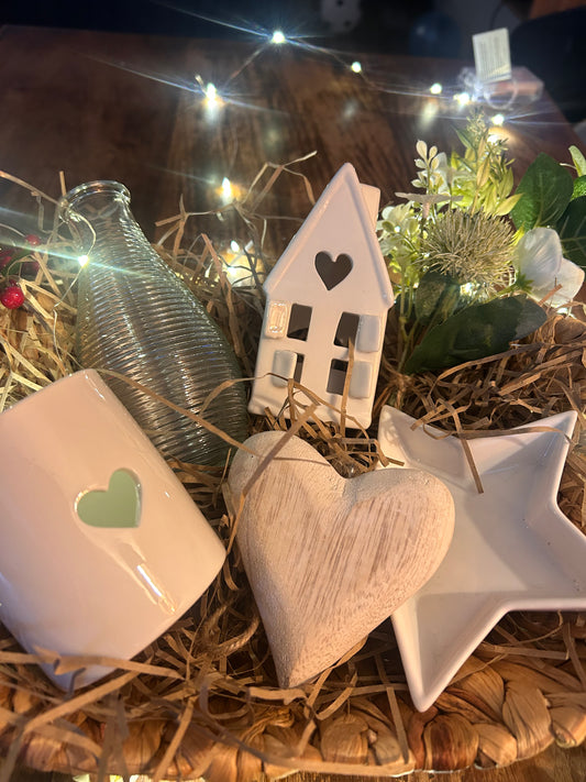 Rustic White Hamper Basket- Perfect for Christmas