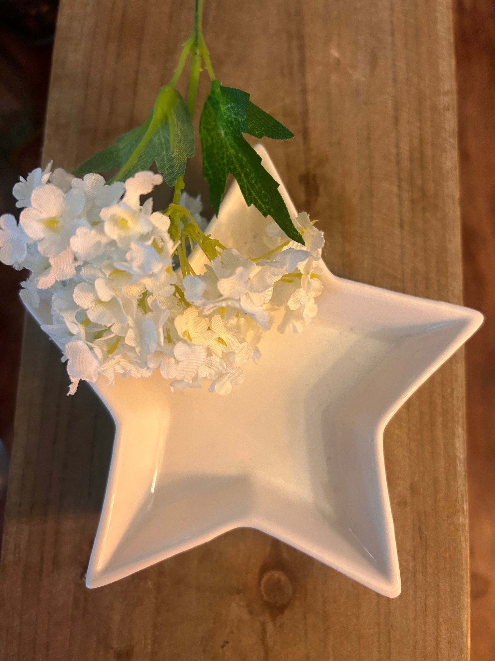 Star dish -Rustic Hamper in white 